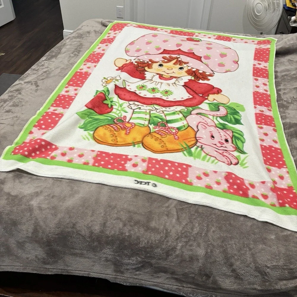 Vintage Rare Strawberry Shortcake Kitten BIG Fleece Blanket 66